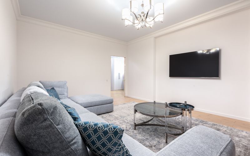 The Best Furniture Arrangement for Small Living Rooms